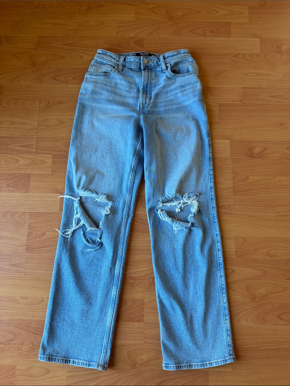 Hollister Ultra Highrise Dad Distressed Jeans Light-Med Wash  Size 2